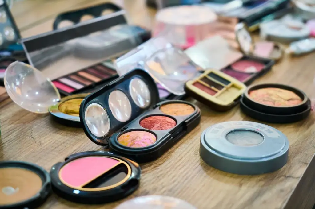 屈臣氏開架彩妝大評比：台灣必買10大品牌搶先看！